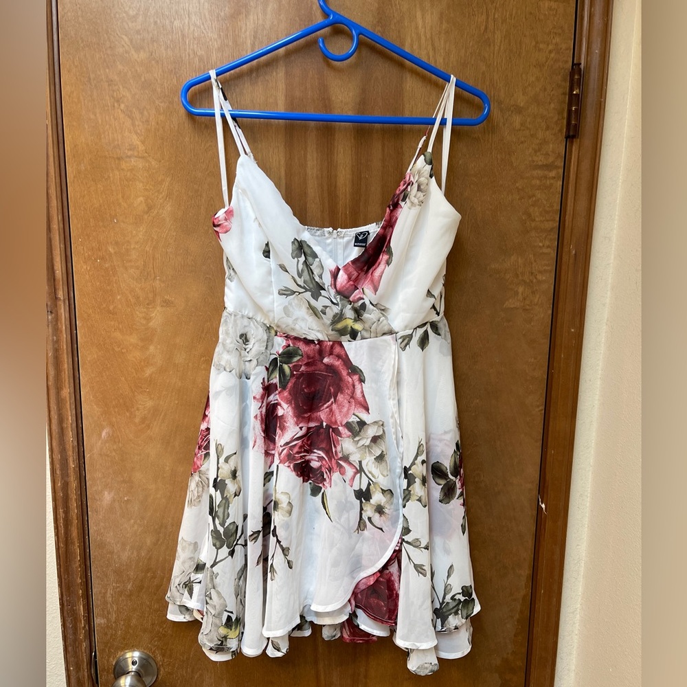 Donating end of July! Windsor Floral Formal Event Dress